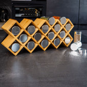 Lade das Bild in den Galerie-Viewer, Intirilife Gewürzregal Set aus Bambus Gewürzständer mit 18 Gewürzgläsern - 43 x 9.5 x 18 cm - Praktische Aufbewahrung Halter Organizer für Gewürze mit Beschriftungsetiketten Tischregal Küchenregal