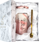 Lade das Bild in den Galerie-Viewer, Intirilife Kaffeetasse mit Deckel Muttertags Geschenk - World's Best Mom - in Rosa - 8 x 13 cm - Füllmenge 280 ml - Teetasse mit Marmor Optik für Geburtstag mit Geschenkebox