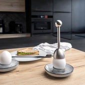 Lade das Bild in den Galerie-Viewer, Intirilife Eierköpfer aus hochwertigem Edelstahl - Eieröffner mit Kugel- Eier Cutter- Eierköpfer für harte und weiche Eier- rostfrei, spülmaschinenfest , zeitsparend-Geschenk