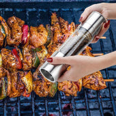 Lade das Bild in den Galerie-Viewer, Intirilife Pfeffermühle in SILBER TRANSPARENT - 22 x 5.3 cm - 2 in 1 Grinder Handmühle aus Kunststoff und Edelstahl für die Küche perfekt geeignet zum Mahlen und Zerkleinern von Pfeffer