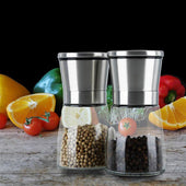Lade das Bild in den Galerie-Viewer, Intirilife 2er Set Gewürzmühle in SILBER TRANSPARENT - 13.5 x 6.5 cm - 2x Grinder Handmühle aus Glas und Edelstahl für die Küche perfekt geeignet zum Mahlen und Zerkleinern von Pfeffer Salz Gewürzen