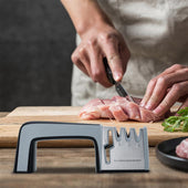 Lade das Bild in den Galerie-Viewer, Intirilife Messerschärfer in SCHWARZ - 24x6x9 cm - 4-in-1 Messerschleifer aus Edelstahl für Scheren und Küchenmesser - Geeignet für Stahl und Keramik Grob und Feinschliff mit rutschfester Unterseite