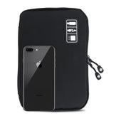 Lade das Bild in den Galerie-Viewer, Intirilife Elektronik Organizer in SCHWARZ - 26 x 20 x 2 cm - Nylon Tasche mit Netz Fach und zahlreichen Fächern perfekt geeignet für Elektrozubehör wie Kopfhörer, USB Stick, Ladekabel uvm.