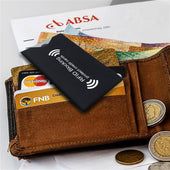 Lade das Bild in den Galerie-Viewer, Intirilife 10x RFID Blocking Schutzhülle in SCHWARZ - 8.7 x 5.8 cm - 10 Stück RFID Blocker für EC Karten, Bankkarten, Kreditkarten, Ausweise - Kreditkartenhülle Sicherheitshülle gegen Datendiebstahl