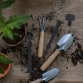 Lade das Bild in den Galerie-Viewer, Intirilife Erdanker Kunststoff Schwarz - 12 x 2.5 cm - 100 Stück Bodenanker Unkrautvlies Befestigung Erdnagel Bodennagel Widerhaken