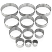 Lade das Bild in den Galerie-Viewer, Intirilife 12-teiligs Ausstechformen Set in Silber mit Aufbewahrungsbox - 3 cm bis 12 cm Cutter Ringe Rund aus Edelstahl für Kekse Cookie Plätzchen Gebäck Backform Ausstecher