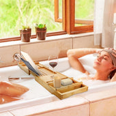 Lade das Bild in den Galerie-Viewer, Intirilife Badewannenablage aus nachhaltigen Bambus - 75 - 109 x 23 x 4.5 cm - Verstellbare / Ausziehbare Auflage mit Seifenschale - Halter für Bücher Kerze Weinglas Telefon Badewannentablett
