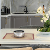 Lade das Bild in den Galerie-Viewer, Intirilife wiederverwendbare Silikon Backmatte in Rot-Braun mit 40 x 60 cm Größe - Backmatte Kochutensil Backunterlage Teigrollmatte