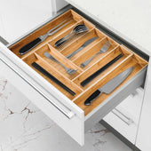 Lade das Bild in den Galerie-Viewer, Intirilife Besteckkasten Schubladen Organizer aus Bambus Ausziehbar mit bis zu 8 Fächern - 33 - 50 x 43 x 5 cm - Größenverstellebarer Einsatz für Schubladen für Besteck Kochutensilien uvm