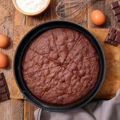 Lade das Bild in den Galerie-Viewer, Intirilife 4-teilige Springformen Set aus Edelstahl verschiedenen Größen - 17 / 23 / 25 / 27 cm Durchmesser - Runde Kuchenform Backform antihaftbeschichtet Flachboden Kuchenbackform für Kuchen Torten