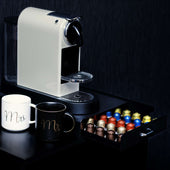 Lade das Bild in den Galerie-Viewer, Intirilife Aufbewahrungsschublade für Kaffeekapseln aus Kunststoff in Schwarz - 38.5 x 23.5 x 6 cm - Kompatibel mit Nespresso Kapseln - Schublade Schubfach Schubkasten