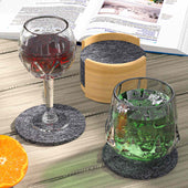 Lade das Bild in den Galerie-Viewer, Intirilife 10x Untersetzer aus Filz mit Holzhalterung in Dunkel Grau - Untersetzer 9.9 x 0.5 cm - Halterung 11.9 x 6.6 cm - Glas Getränke Flaschen Untersetzer für Tassen Schüsseln und mehr