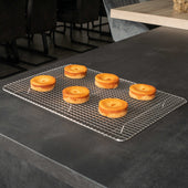 Lade das Bild in den Galerie-Viewer, Intirilife Abkühlgitter Backrost aus Edelstahl in Silber mit 42 x 29.5 cm Größe - Kuchen Abkühl Gitter Backgitter zum Backen Grillen und Auskühlen