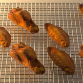 Lade das Bild in den Galerie-Viewer, Intirilife Abkühlgitter Backrost aus Edelstahl in Silber mit 42 x 29.5 cm Größe - Kuchen Abkühl Gitter Backgitter zum Backen Grillen und Auskühlen