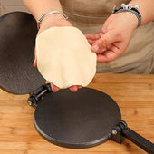 Lade das Bild in den Galerie-Viewer, Intirilife Tortillapresse Empanadapresse aus Eisen in Schwarz - 18.5 cm Durchmesser - Zum Formen von Teigwaren wie flaches Brot Pizzateig Tortillas und Ähnliches