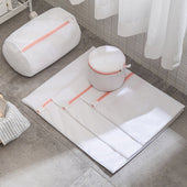 Lade das Bild in den Galerie-Viewer, Intirilife 6er Wäschenetze Set Wäschesäcke in verschiedenen Größen aus weißem Polyester - 50 x 60 / 40 x 50 / 30 x 40 / 25 x 25 / 15 x 17 / 33 x 22 cm - Zum Schutz für empfindliche Wäsche