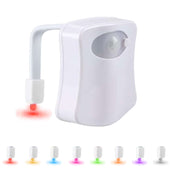 Lade das Bild in den Galerie-Viewer, Intirilife LED Toilettenlicht Nachtleuchte in Weiß mit Bewegungsmelder und 8 verschiedenen Farben - 6.5 x 1.7 x 6.8 cm - Ein Blickfang der Ihnen hilft nachts das WC zu finden
