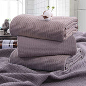 Lade das Bild in den Galerie-Viewer, Intirilife Sommerdecke aus Baumwolle in Grau mit 214 x 150 cm Größe - Luftige Tagesdecke leichte Sofadecke Kolter Überwurf für den Sommer