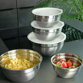 Lade das Bild in den Galerie-Viewer, Intirilife 5-teiliges Schüssel Set Rührschüsseln mit Deckeln aus Edelstahl - 18 x 9.5 / 20 x 10 / 22 x 11 / 24 x 12 / 26 x 12.5 cm - Salatschüssel Servierschüssel stapelbar spülmaschinengeeignet