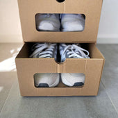 Lade das Bild in den Galerie-Viewer, Intirilife 10-teiliges Schuhboxen Set mit Sichtfenster Ordnungsboxen aus brauner Pappe - 23 x 35.5 x 13.5 cm - Schuhkarton zum Aufbewahren und Transportieren von Schuhen oder Accessoires