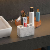 Lade das Bild in den Galerie-Viewer, Intirilife Zahnbürsten Halterung Badezimmer Ständer in Mamor Muster aus weißem Resin - 15.7 x 6.8 x 9.2 - Organizer zum ordentlichen Aufbewahren von Zahnbürsten und Badezimmer Zubehör Makeup Kosmetik