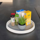 Lade das Bild in den Galerie-Viewer, Intirilife 360 Grad Drehteller in Weiß - Grau - 29.5 x 3 cm - Runder Rutschfeste Drehplatte für Gewürze Gewürzhalter drehbarer Organizer für den Kühlschrank oder die Küche