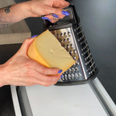 Lade das Bild in den Galerie-Viewer, Intirilife Vierkantreibe aus Edelstahl mit rutschfestem Boden und Griff - 14 x 22.5 cm - Küchenreibe Hobel Käsereibe Zester mit 4 Reibeflächen, Zerkleinern von Parmesan, Gemüse, Kartoffeln uvm.