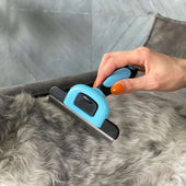 Lade das Bild in den Galerie-Viewer, Intirilife Hundebürste Tierhaarbürste für Langhaar und Kurzhaar - 13.7 x 10.3 x 4.5 cm - Deshedding Bürste für Haustiere Katzen Unterwolle und Unterfellbürste Fellpflege weniger Tierhaare