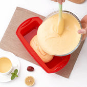 Lade das Bild in den Galerie-Viewer, Intirilife Backform aus Silikon in Rot - Außen 27.3 x 14.7 x 6.5 cm - Innen 22 x 9.7 x 6.3 cm - Kastenform, Backform für Kuchen und Brot, Backzubehör, antihaft, hitzebeständig