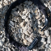 Lade das Bild in den Galerie-Viewer, Intirilife Fahrradschloss mit Zahlenschloss 1 m in Schwarz - Strapazierfähiges flexibles Kettenschloss mit 5-stelliger Zahlenkombination zum sicheren Verschließen des Fahrrads