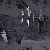 Lade das Bild in den Galerie-Viewer, Intirilife 3er Magnetleisten Set für Werkzeug - Gesamt 45.5 x 2.3 x 1.3 cm - Magnetfläche 40 x 1.8 cm - Magnetische Werkzeughalter Leiste zum bohren Wandhalter inkl. Montagematerial Aufbewahrung
