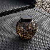 Lade das Bild in den Galerie-Viewer, Intirilife Solar Laterne Lampe aus Metall in Schwarz - 15.5 x 16.5 cm - Outdoor Gartenleuchte zur Dekoration für Balkon Garten