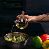 Lade das Bild in den Galerie-Viewer, Intirilife 2-in-1 Essig- und Ölspender aus Glas mit zwei Öffnungen - 350 ml / 60 ml Füllmenge - 13 x 10.5 x 11.5 cm - Ölflasche mit Korken Dekorativ