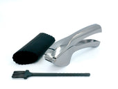 Lade das Bild in den Galerie-Viewer, Intirilife 3-teiliges Set Knoblauchpresse mit Silikonschäler und Reinigungsbürste - 15.5 x 3 cm - Praktisches Set zum einfachen Schälen und Pressen von Knoblauch