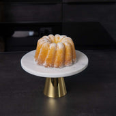 Lade das Bild in den Galerie-Viewer, Intirilife Kuchenplatte Tortenständer mit goldenen Standfuß und Marmor Platte - 20 x 11.3 cm - Teller Platte für Kuchen Torten Runde Servierplatte für Gebäck
