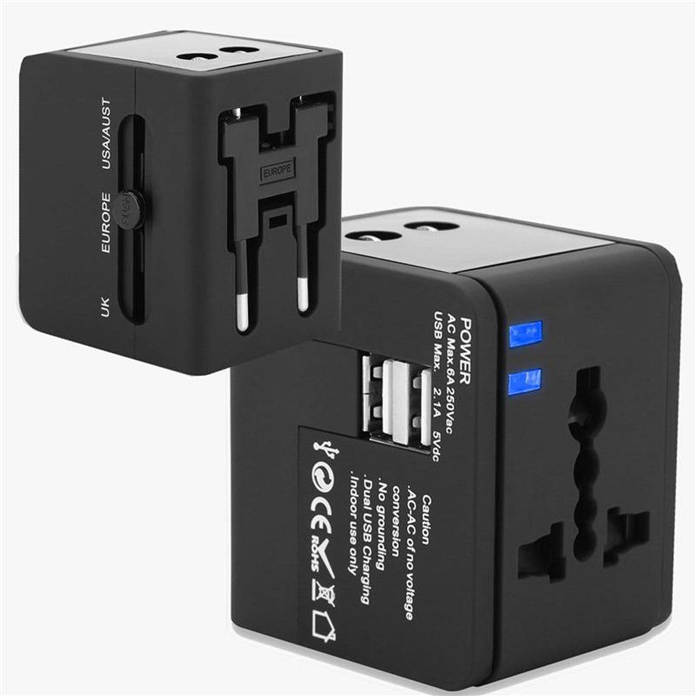 Intirilife Universal Steckdosen Adapter in SCHWARZ - 7.1 x 5 x 4 cm - Internationaler Steckdosen Stromadapter im kompakten All In One Design mit USB Anschlüssen perfekt geeignet zum Reisen