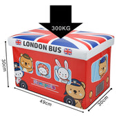 Lade das Bild in den Galerie-Viewer, Intirilife Faltbarer Sitzhocker für Kinder 49x31x31 cm in London Bus - Sitzwürfel mit Stauraum und Deckel aus Kunstleder - Sitzcube Spielzeugkiste Spielzeugbox Truhe Sitzkiste
