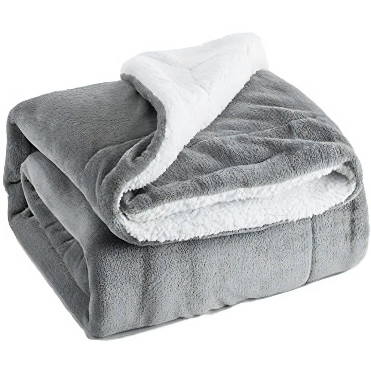 Intirilife Sherpa Decke Kuscheldecke in Grau - 200 x 150 cm - Flauschig warme Fleece Decke als Couchdecke Wohndecke Indoor Outdoor extra weich