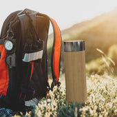 Lade das Bild in den Galerie-Viewer, Intirilife praktische Bambus Thermosflasche mit 350 ml Füllmenge zum Wandern Reisen im Zug Büro Auto und Unterwegs
