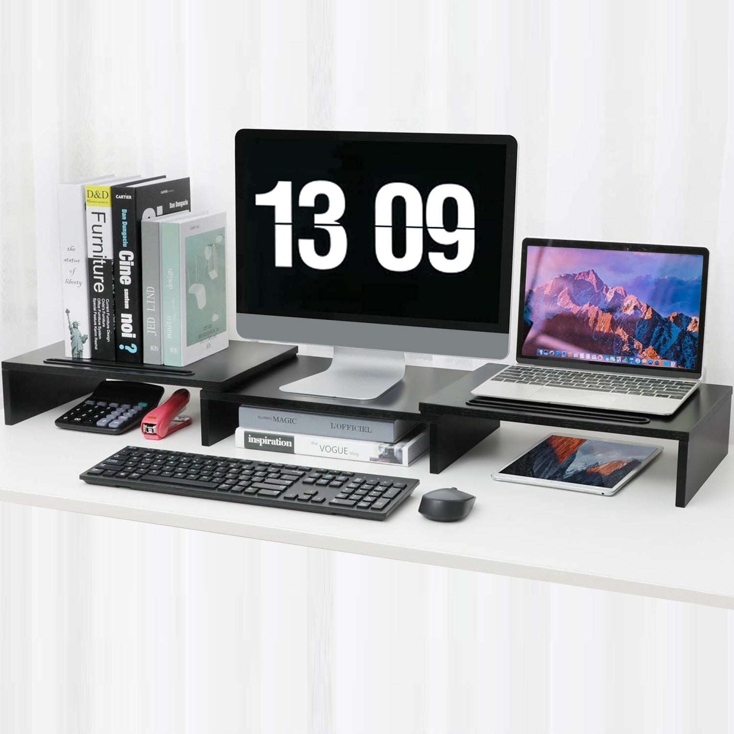 Intirilife 3-teilige Bildschirmständer längenverstellbarer Schreibtischständer in Schwarz - 74 (104) x 27 x 10 cm - Bildschirmerhöhung mit Handyhalterung für Computer TV Laptop im Büro oder Zuhause